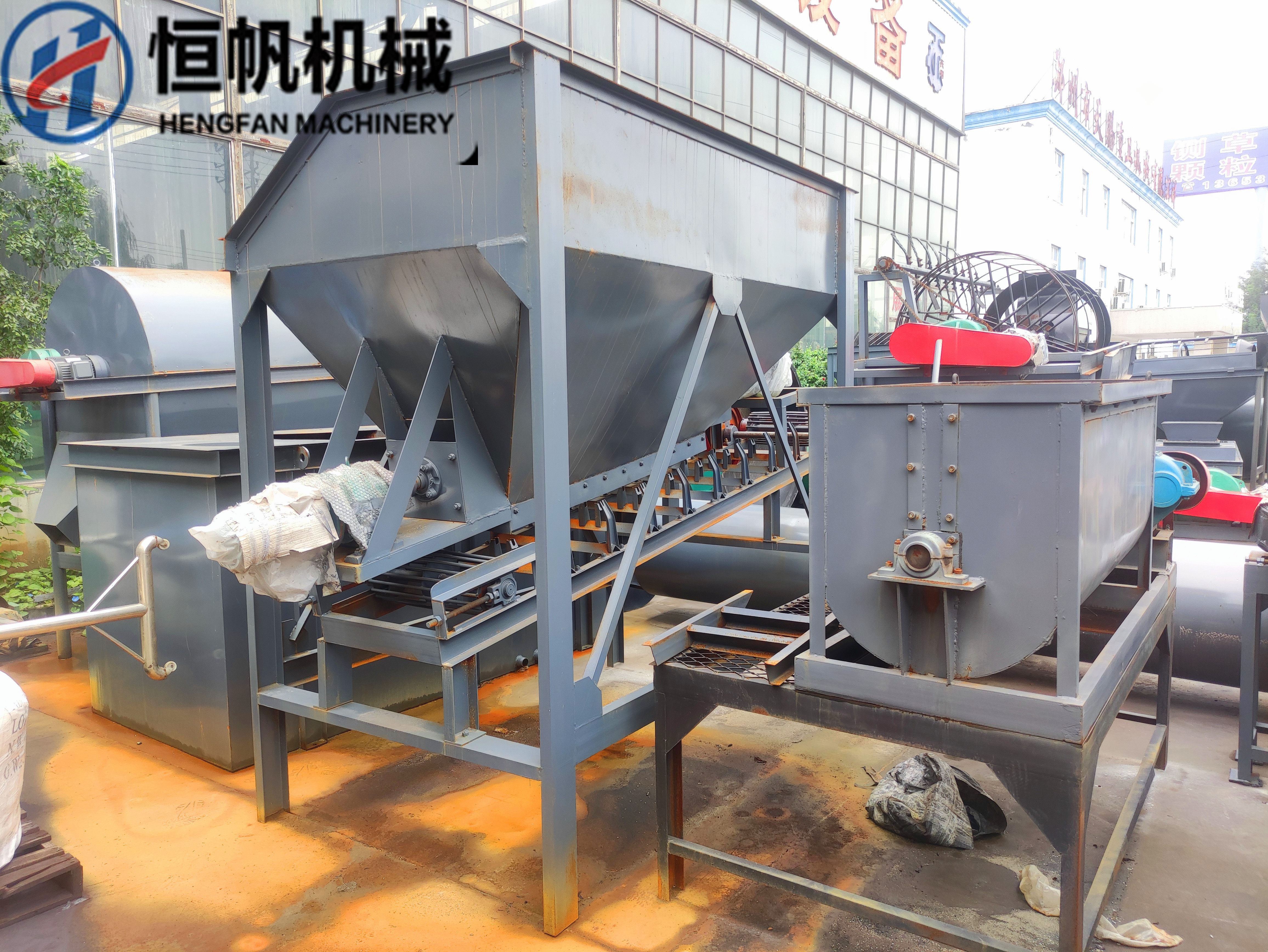 機(jī)肥生產(chǎn)設(shè)備一般要投多少錢(qián)？(圖1)